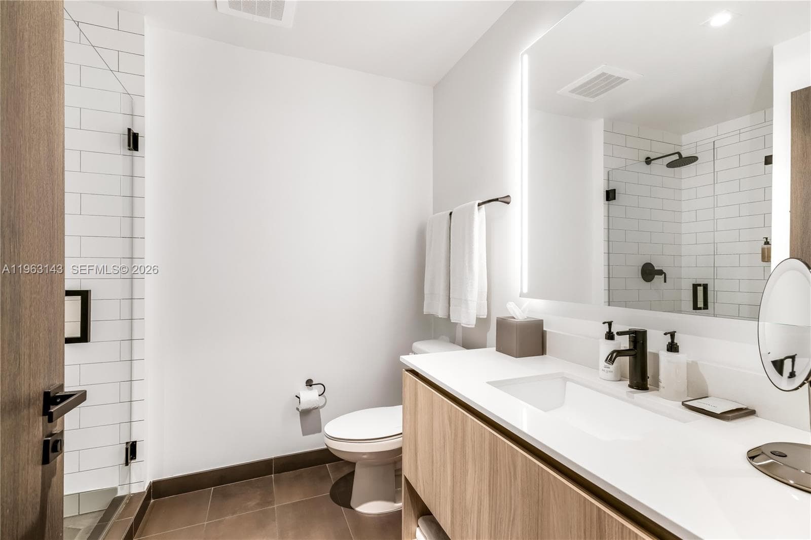 398 NE 5th St # 2205, Miami FL 33132
