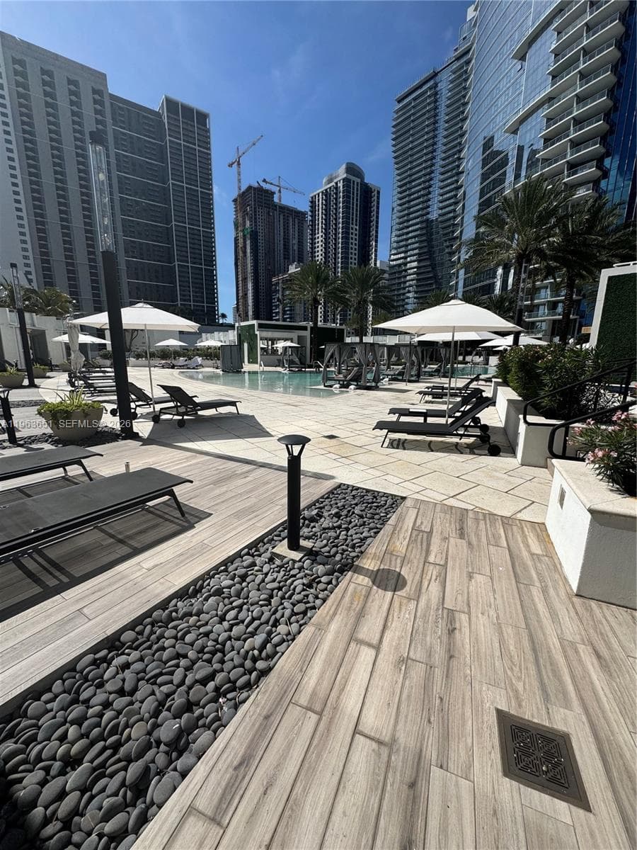 851 NE 1st ave # 1, Miami FL 33132
