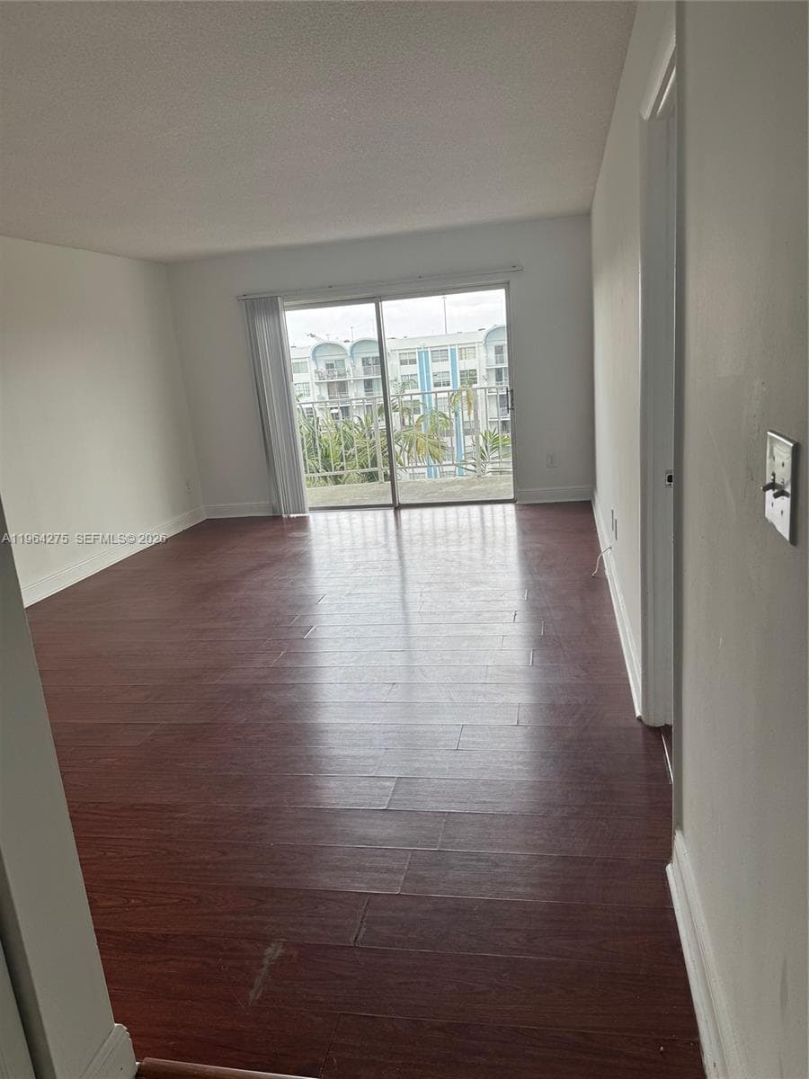 496 NW 165th St Rd # 614, Miami FL 33169