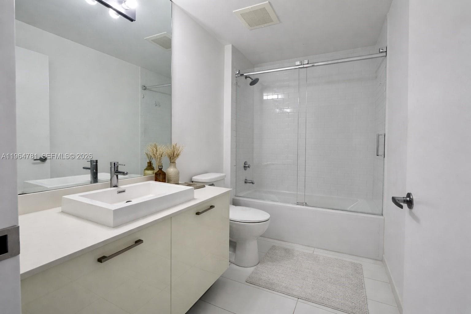 151 SE 1st St # 1501, Miami FL 33131