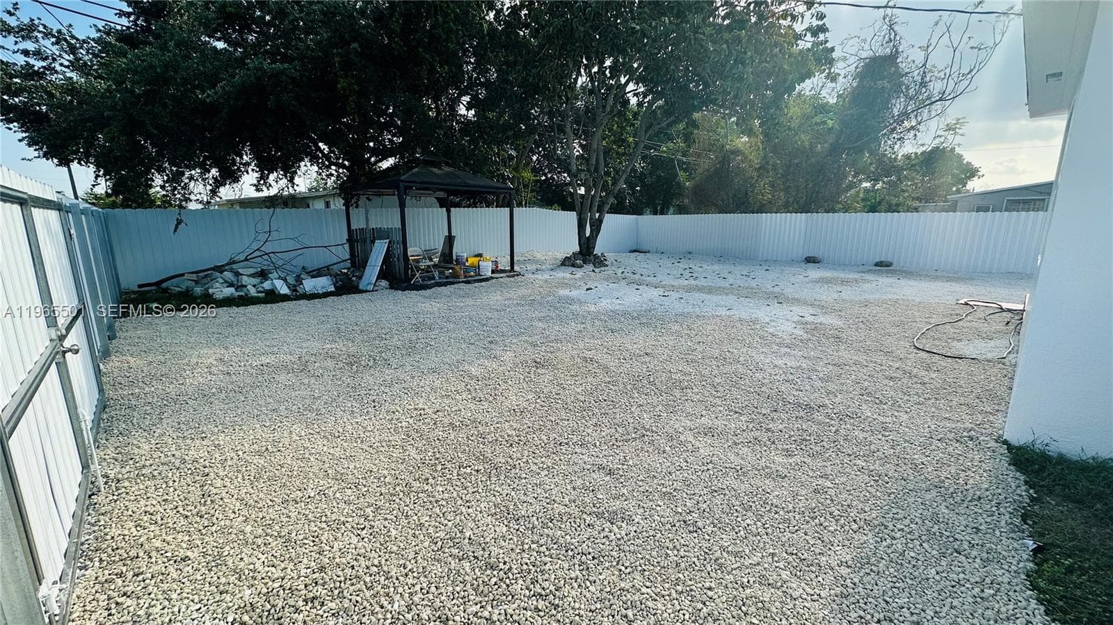 1100 NW 75th St, Miami FL 33150