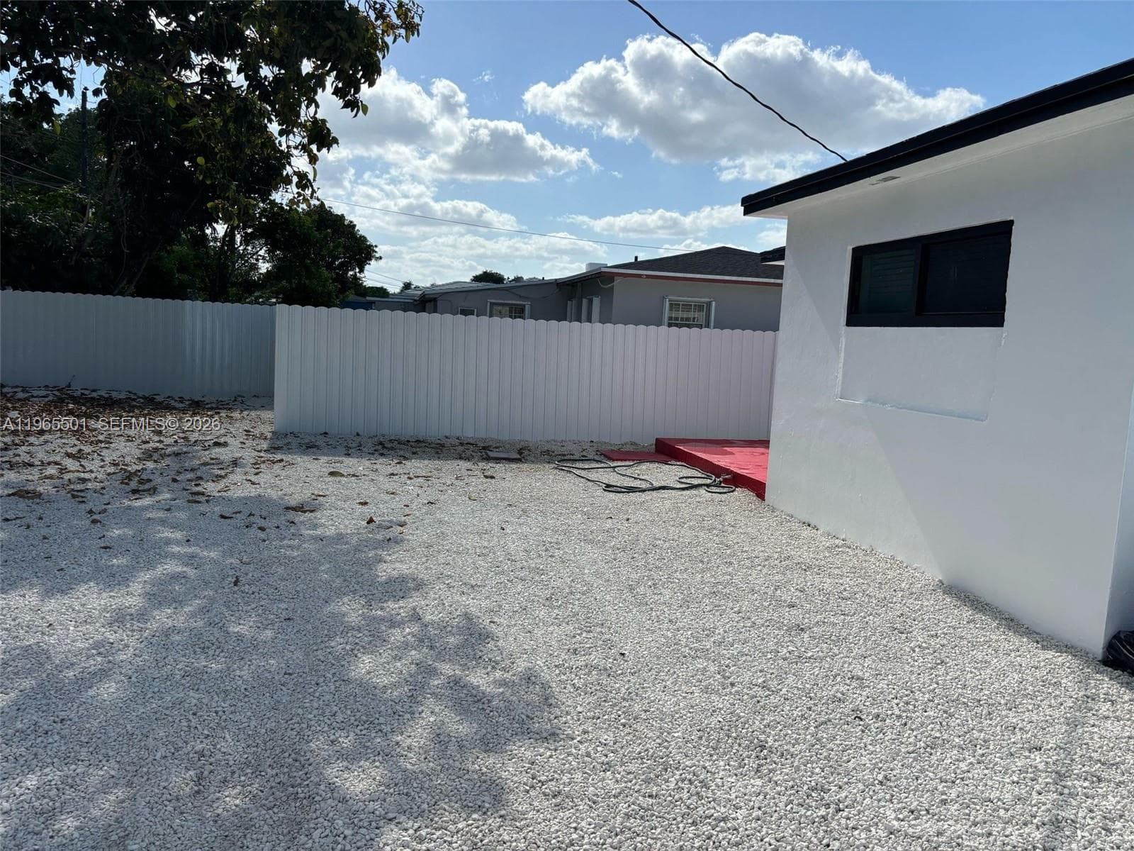1100 NW 75th St, Miami FL 33150