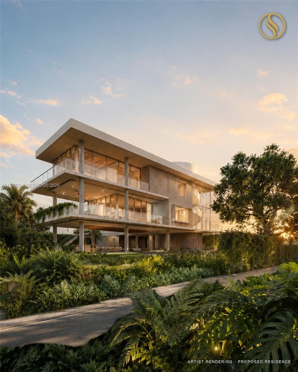 2880 Fairgreen Dr, Miami Beach FL 33140