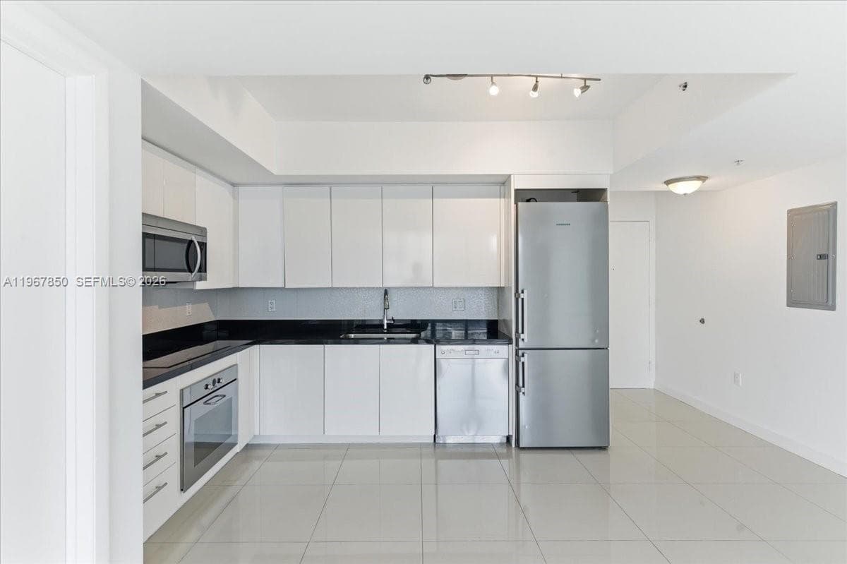 92 SW 3rd St # 3804, Miami FL 33130