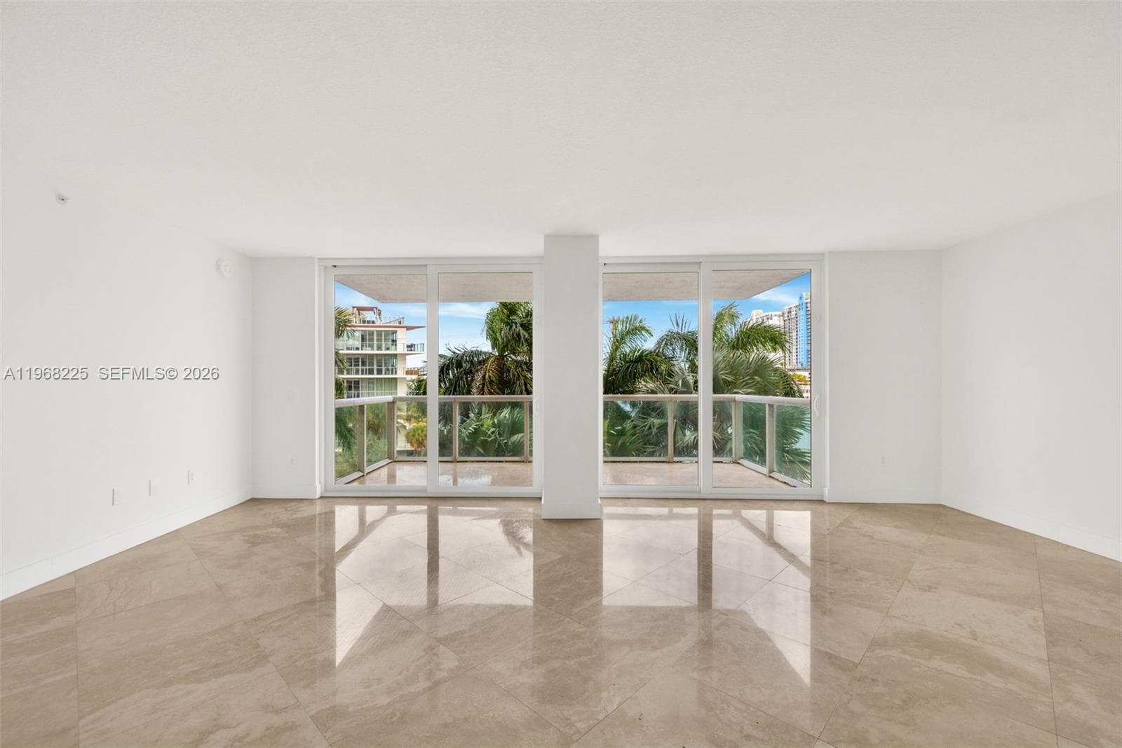10 Venetian Way # 403, Miami Beach FL 33139