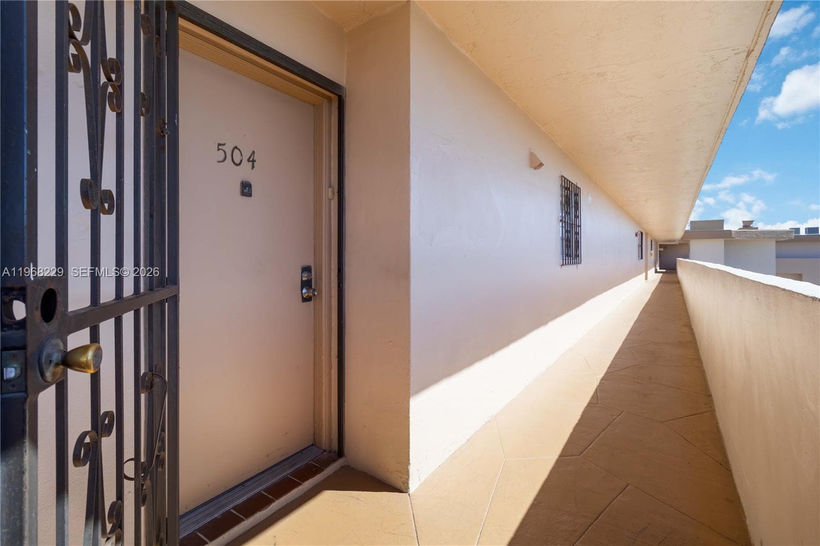 8895 Fontainebleau Blvd # 504, Miami FL 33172