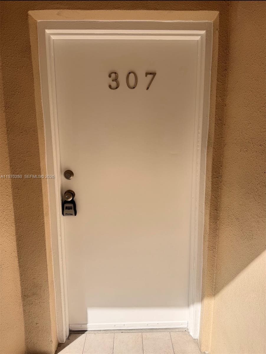 8050 NW 8th St # 1307, Miami FL 33126