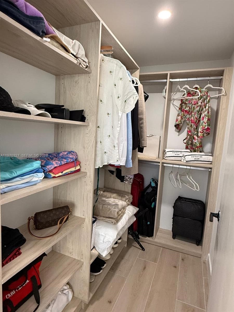 225 N Miami Ave # 804, Miami FL 33128