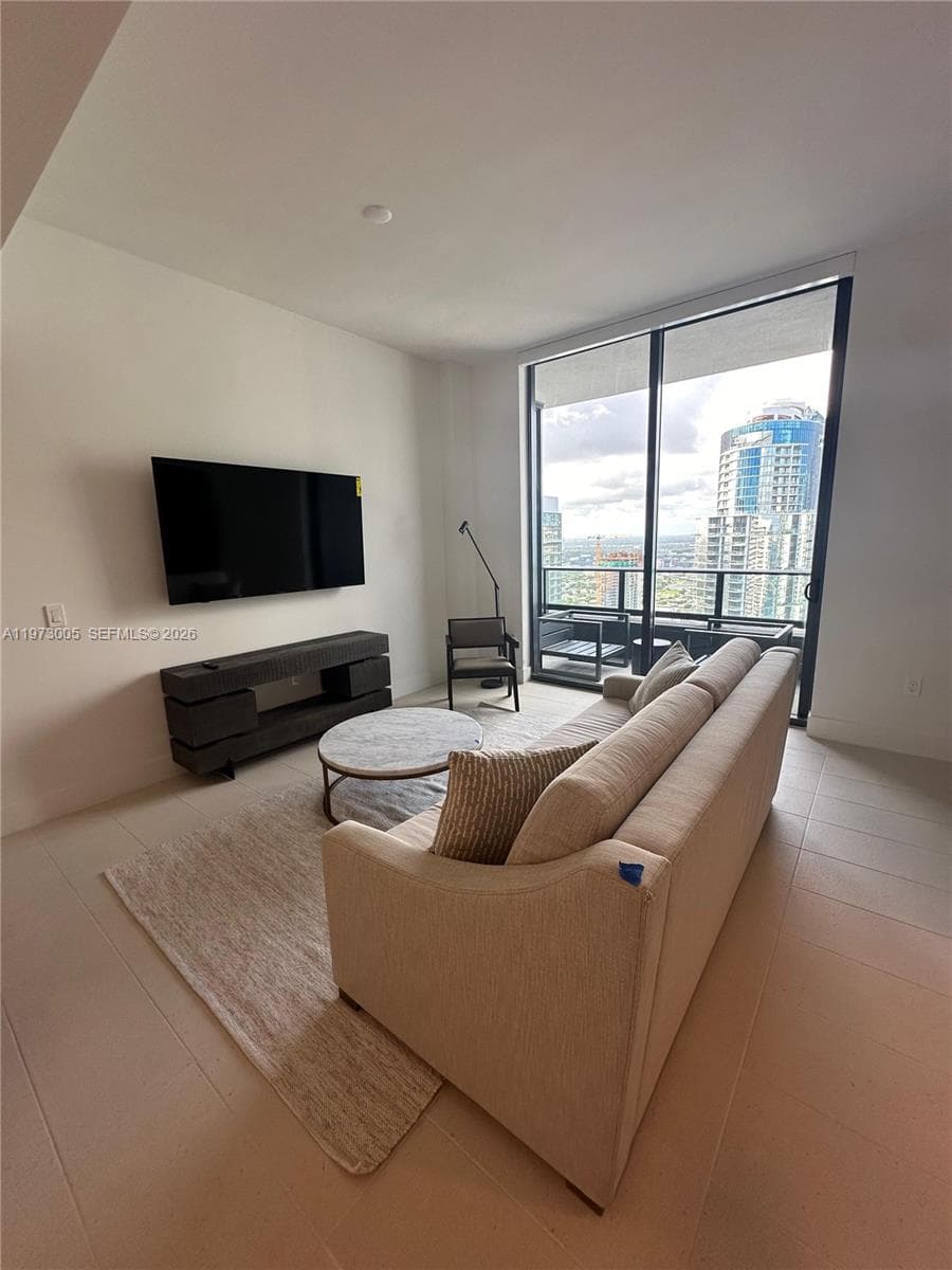 159 NE 6th St # 4811, Miami FL 33132