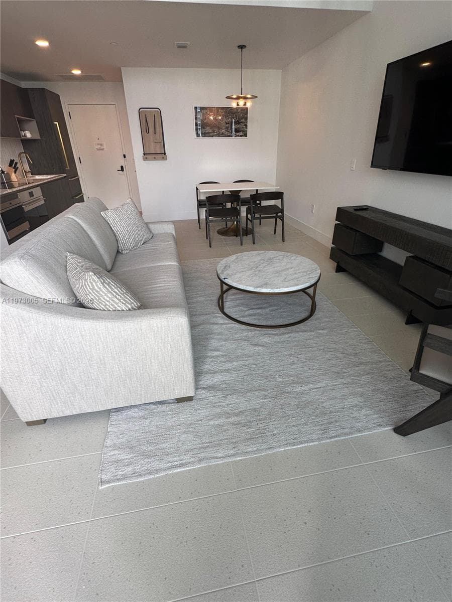 159 NE 6th St # 4811, Miami FL 33132