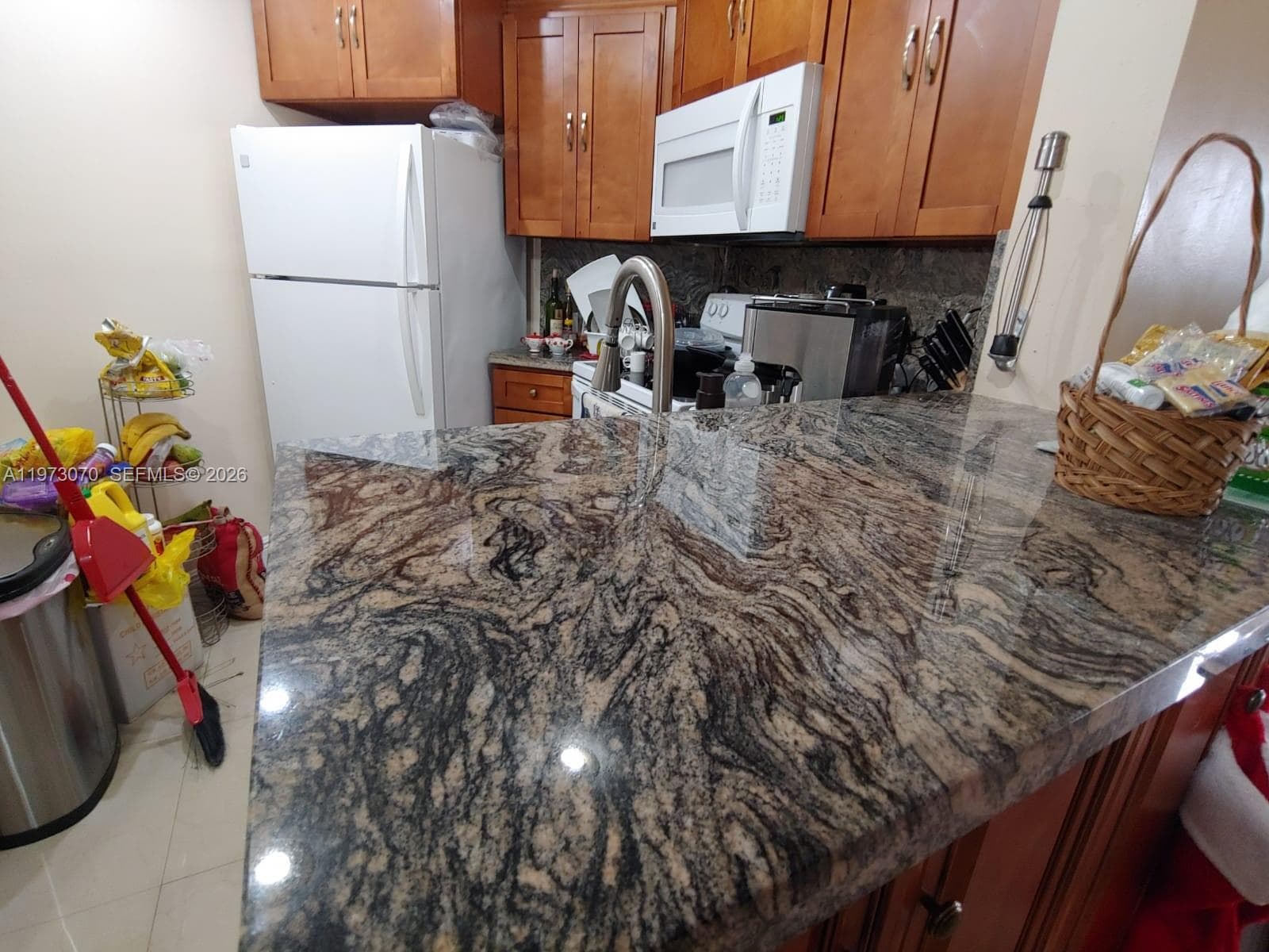 690 W Park Dr # 204, Miami FL 33172