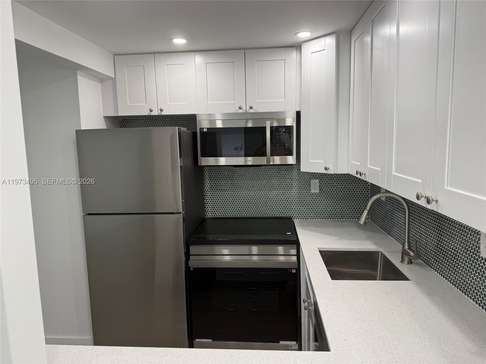 926 Michigan Ave # 12, Miami Beach FL 33139