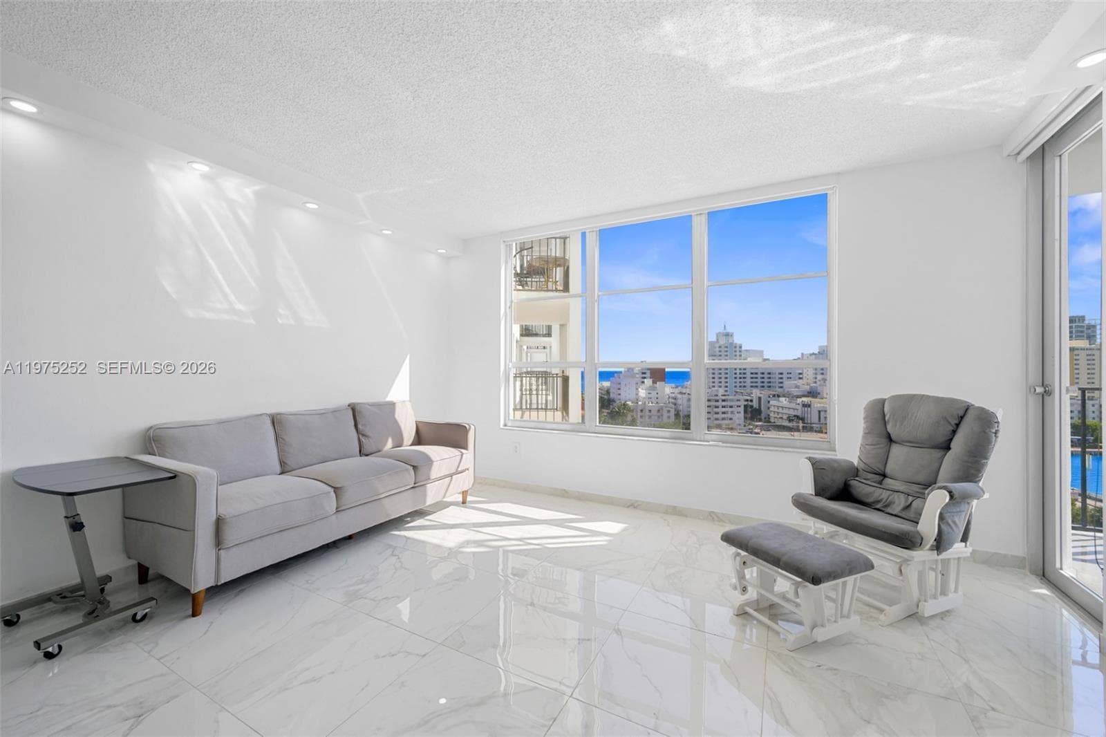4101 Pine Tree Dr # 919, Miami Beach FL 33140