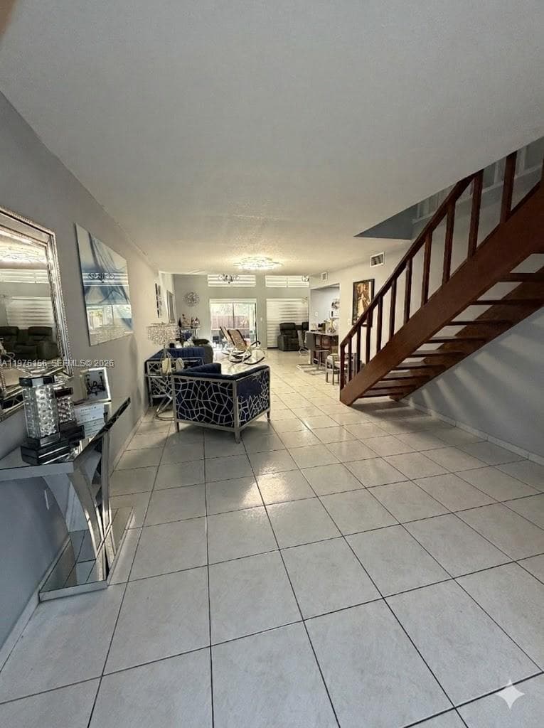 8408 NW 8th St # 8408, Miami FL 33126