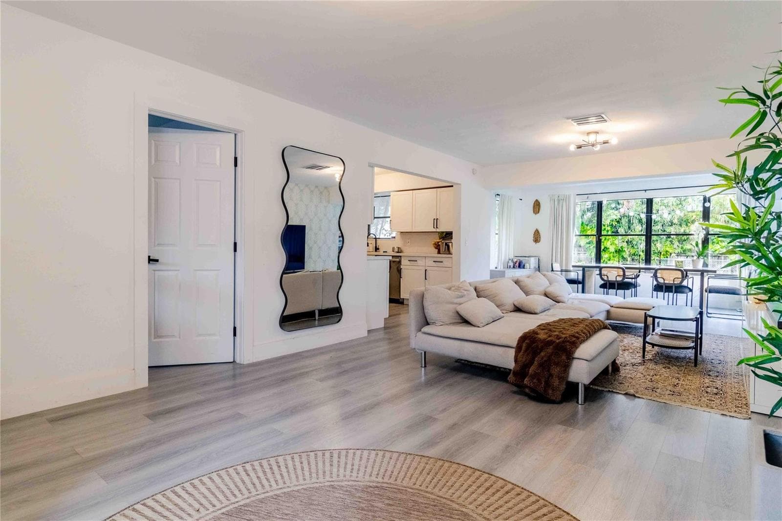 2515 NE 207th Street, Miami FL 33180