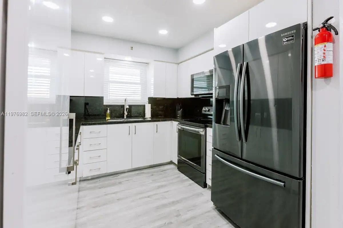 1647 NW 29th Ave, Miami FL 33125