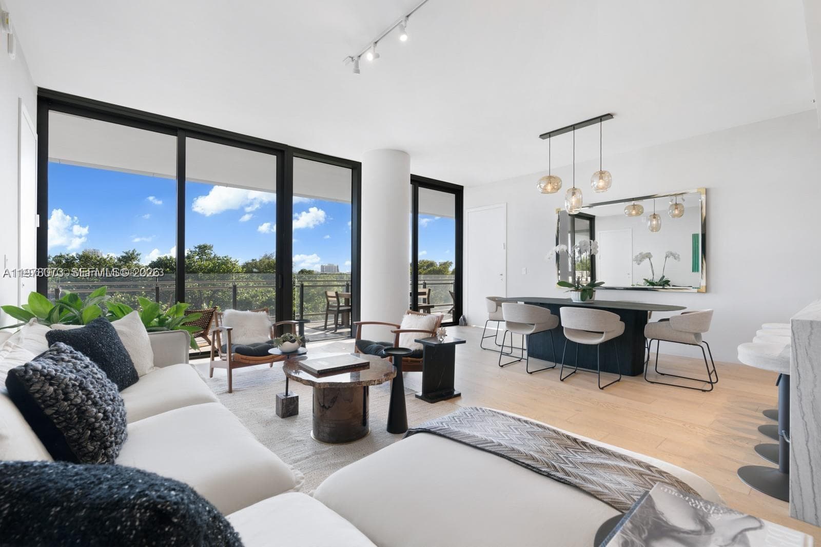 8701 Collins Ave # 404, Miami Beach FL 33154