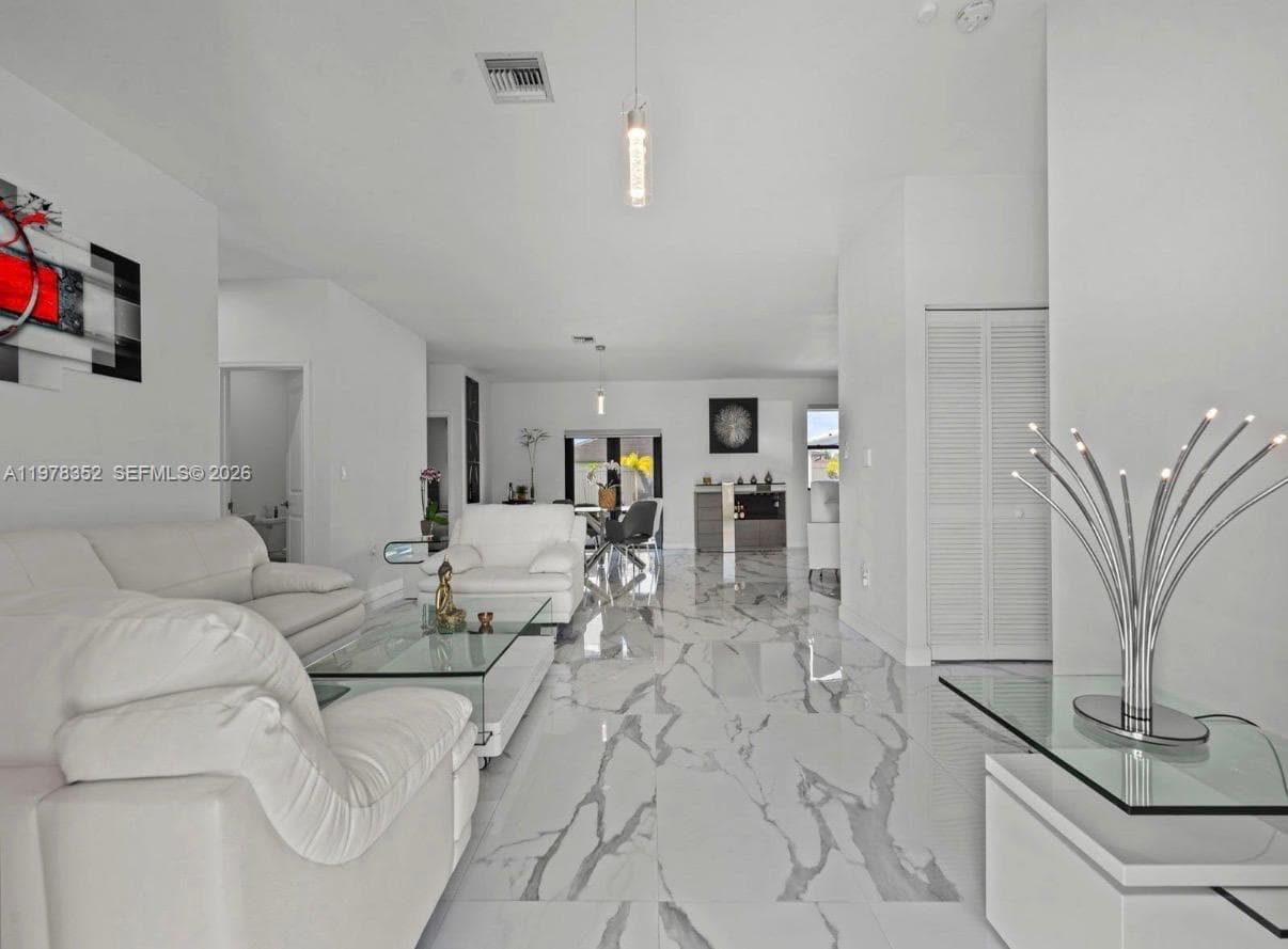13351 SW 190th St, Miami FL 33177