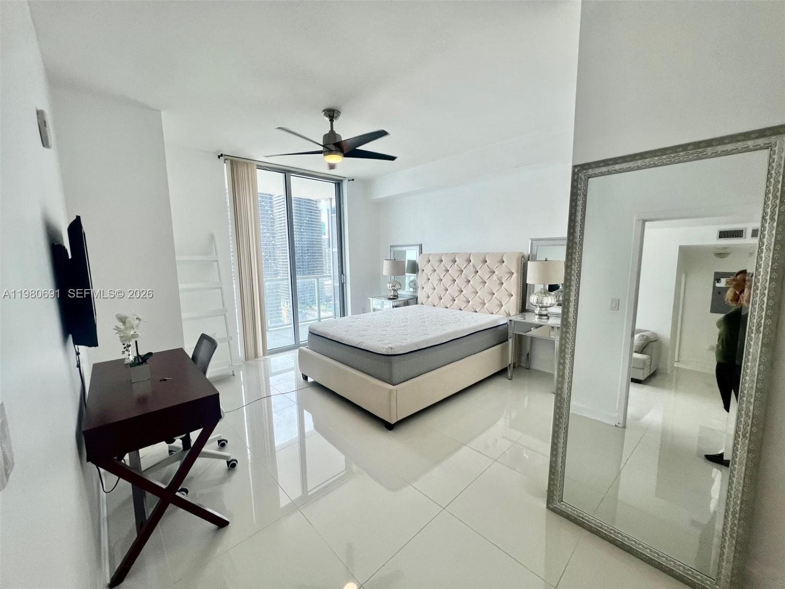 1111 SW 1st Ave # 3223, Miami FL 33130