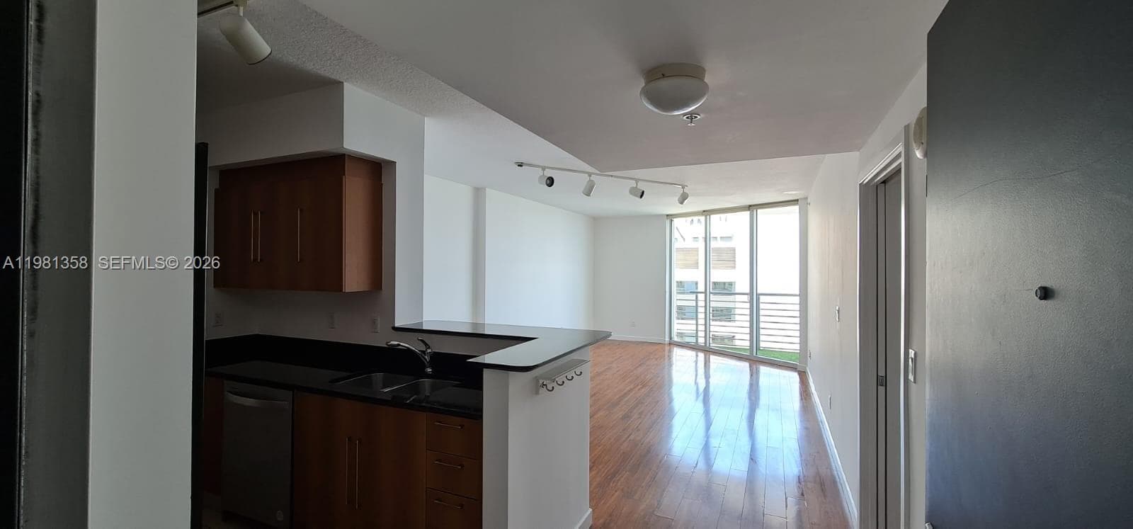 335 S Biscayne Blvd # 3610, Miami FL 33131