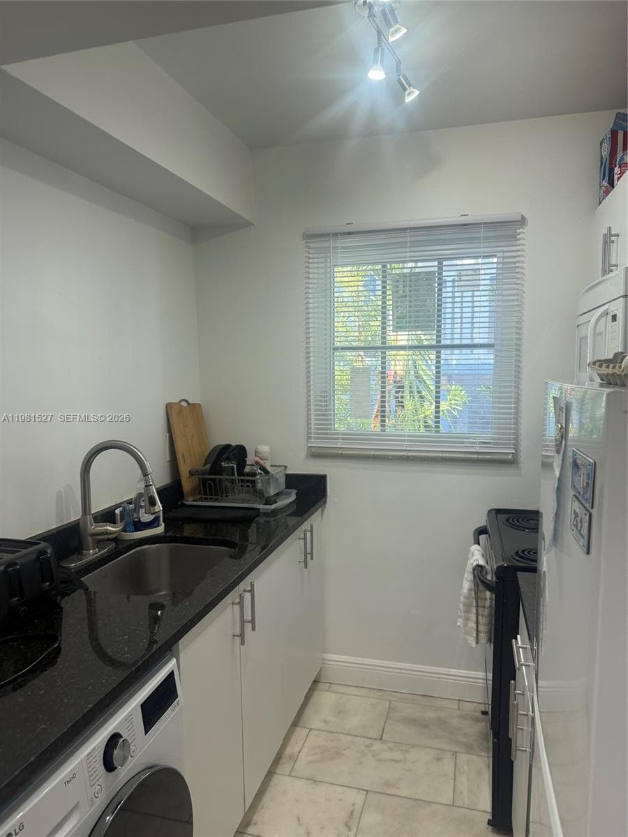 1526 Pennsylvania Ave # 15, Miami Beach FL 33139