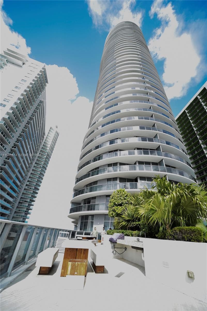 488 NE 18th St # 1000, Miami FL 33132