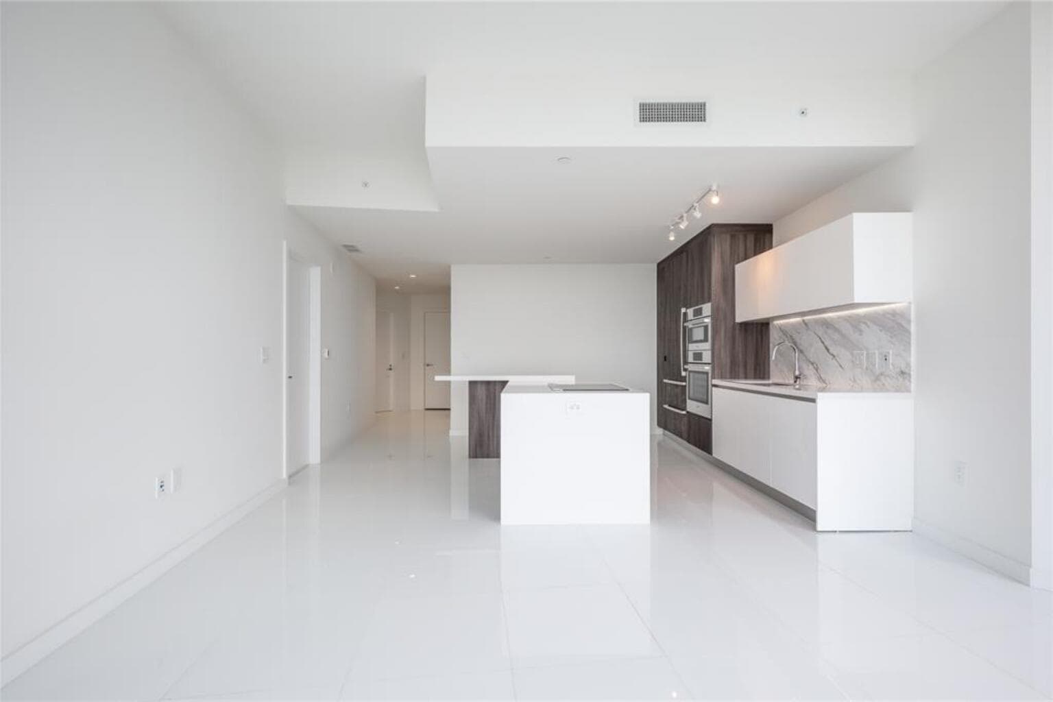 851 NE 1st Avenue # 1510, Miami FL 33130