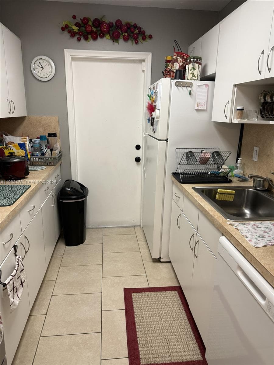 7845 Miller Dr # A204, Miami FL 33155