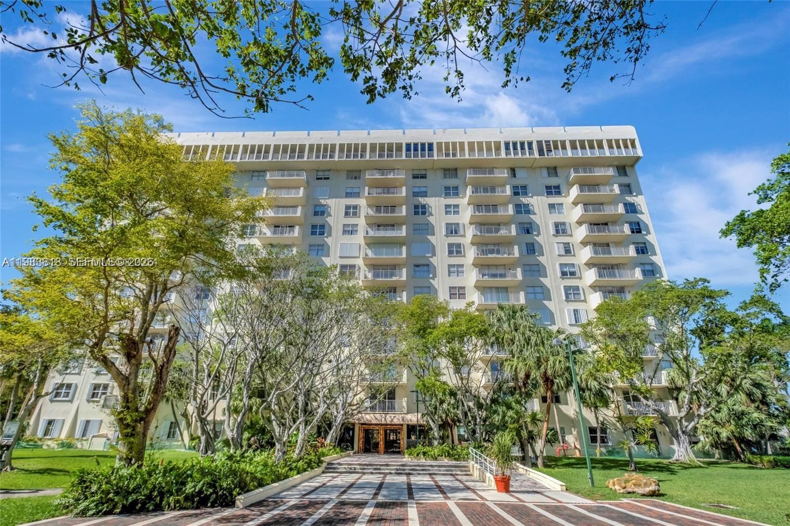 11111 Biscayne Blvd # 8F, Miami FL 33181