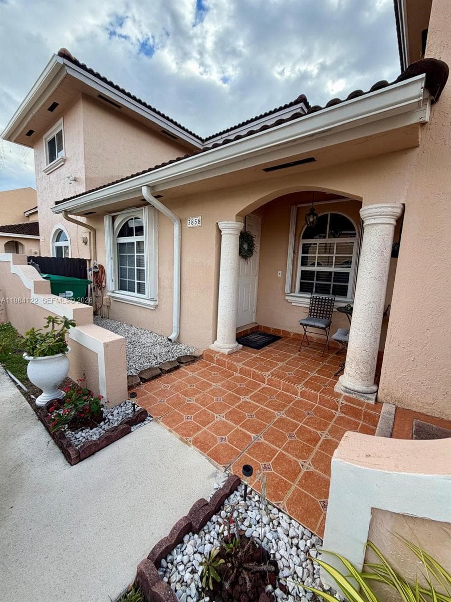 3858 SW 153rd Pl, Miami FL 33185