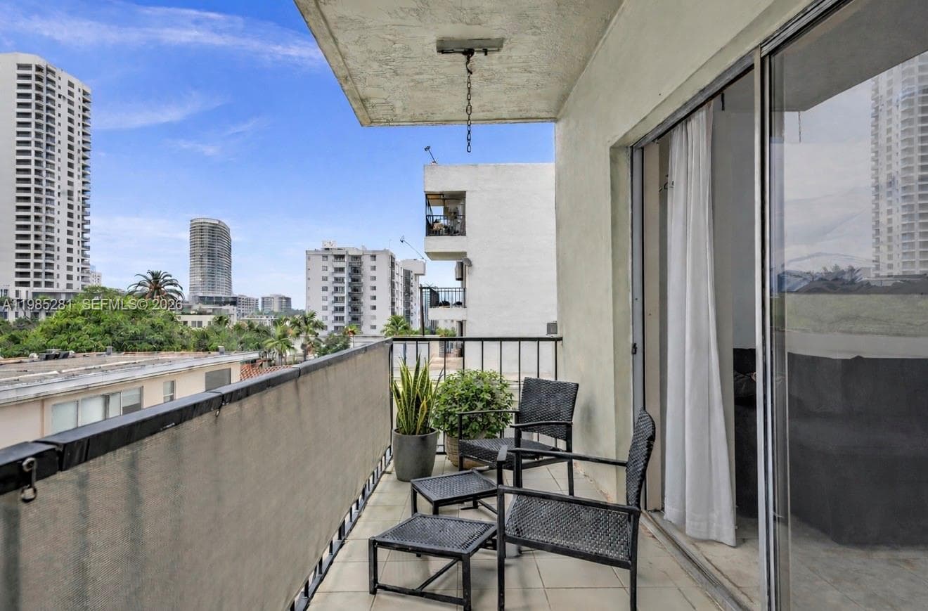 1236 Alton Rd # 304, Miami Beach FL 33139