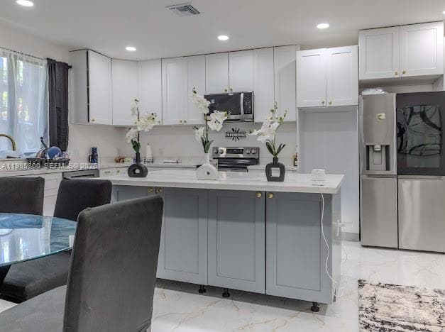 666 NE 164th Ter, Miami FL 33162