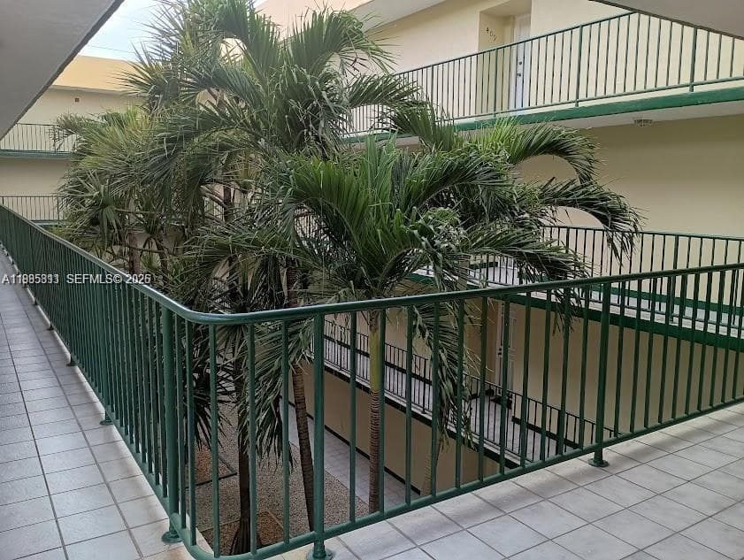 8321 NW 7th St # 307, Miami FL 33126