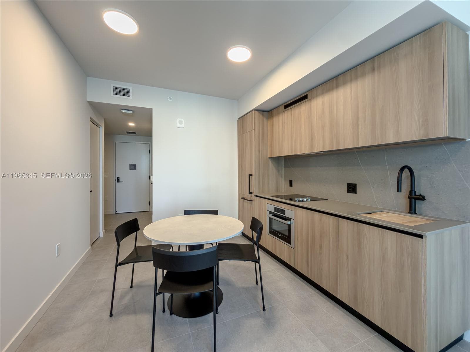 121 NE 5th St # 2211, Miami FL 33132