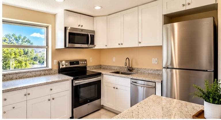 9180 Fontainebleau Blvd # 401, Miami FL 33172