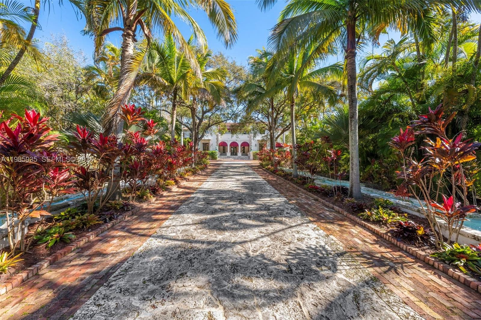 9401 Journeys End Rd, Coral Gables FL 33156