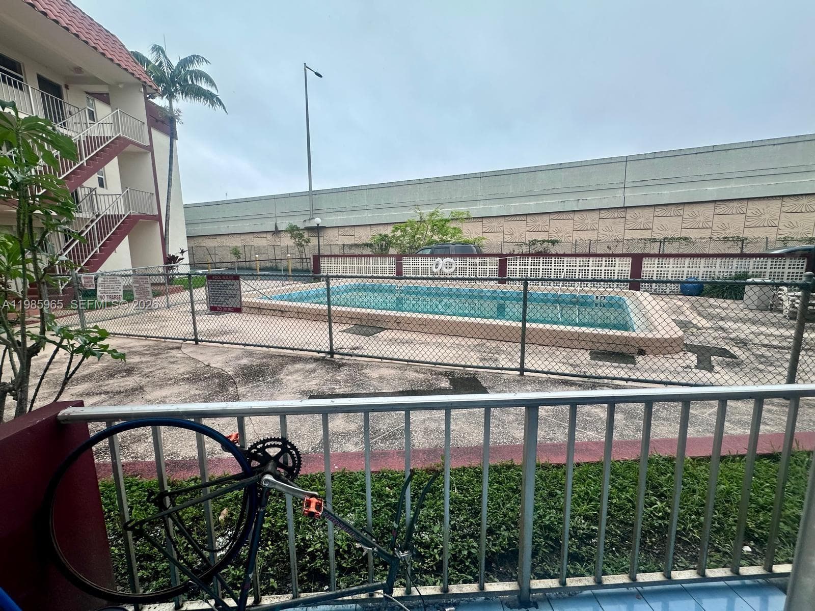 2385 NW 11th St # B16, Miami FL 33125