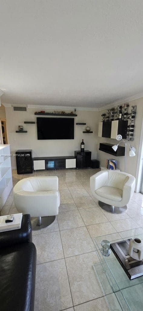 5055 NW 7th St # 206, Miami FL 33126