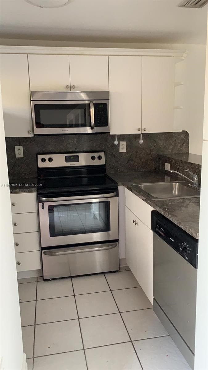 7905 NW 8 ST # 8A, Miami FL 33126