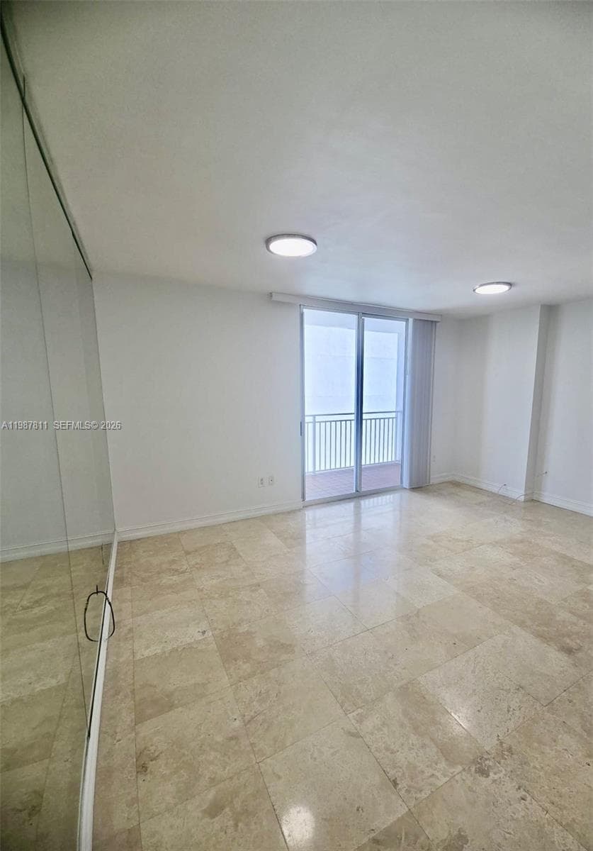 185 SE 14th Ter # 2701, Miami FL 33131