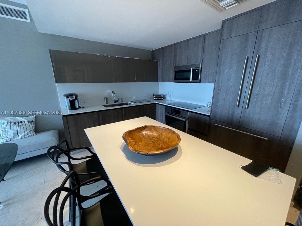 88 SW 7th St # 3609, Miami FL 33130