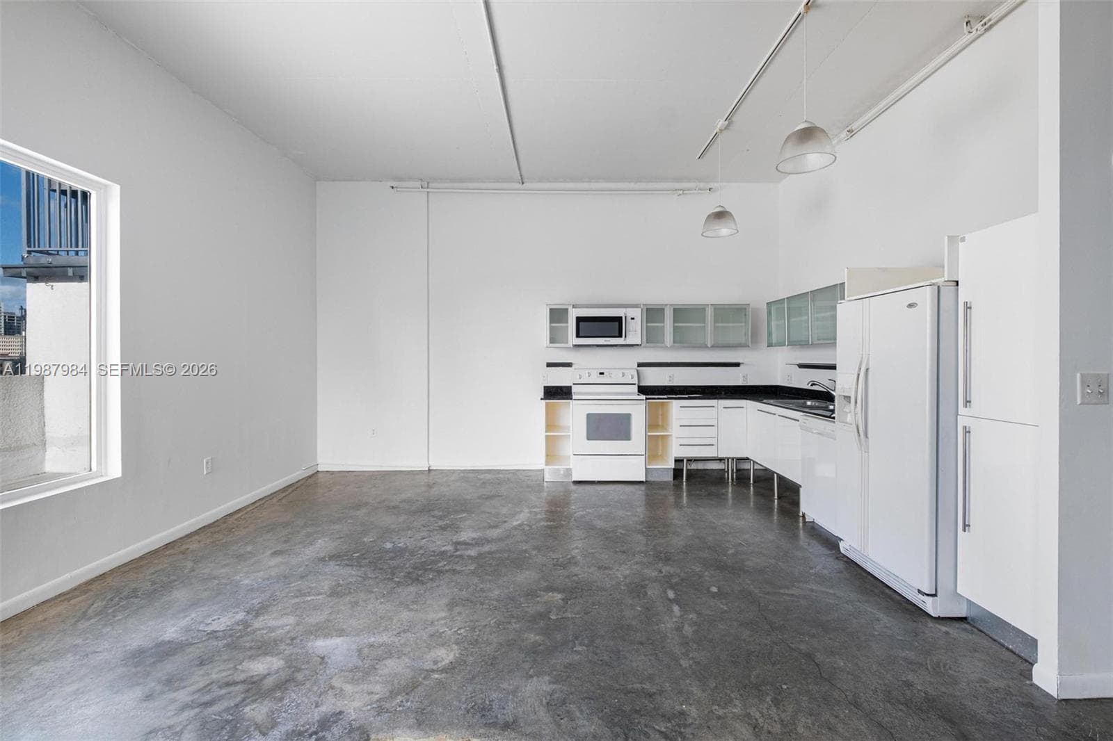 10 SW South River Dr # 609, Miami FL 33130