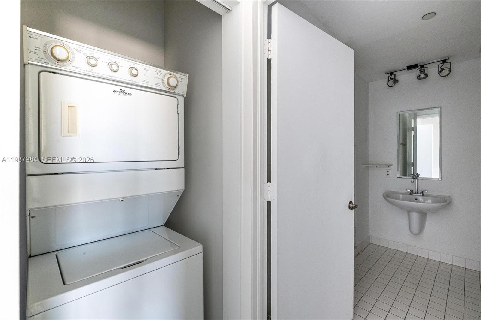 10 SW South River Dr # 609, Miami FL 33130