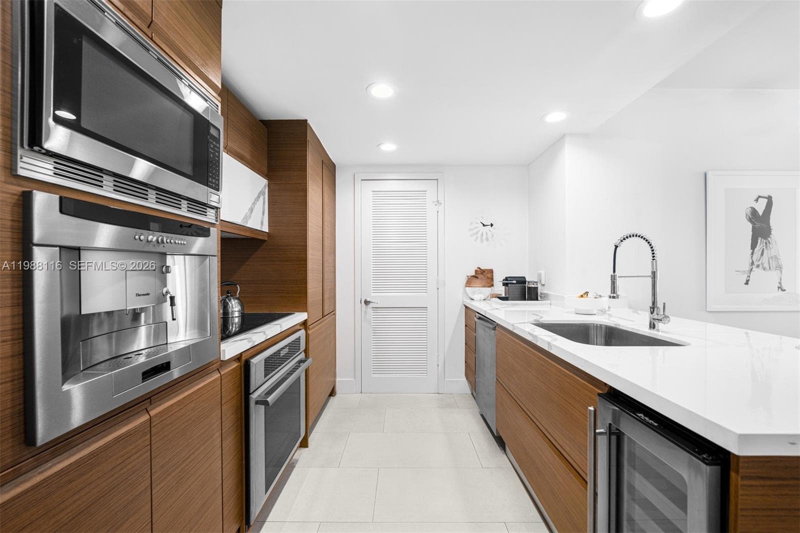 5875 Collins Ave # 906, Miami Beach FL 33140