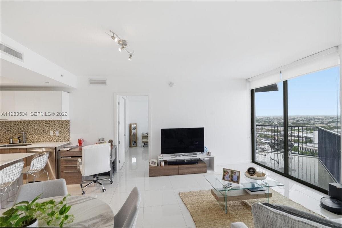5300 Paseo Blvd # 1803, Doral FL 33166