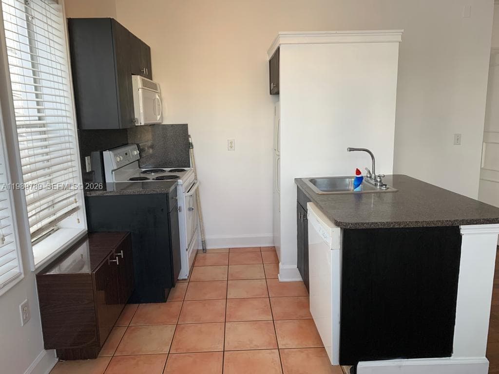 1027 Pennsylvania Ave # 203, Miami Beach FL 33139