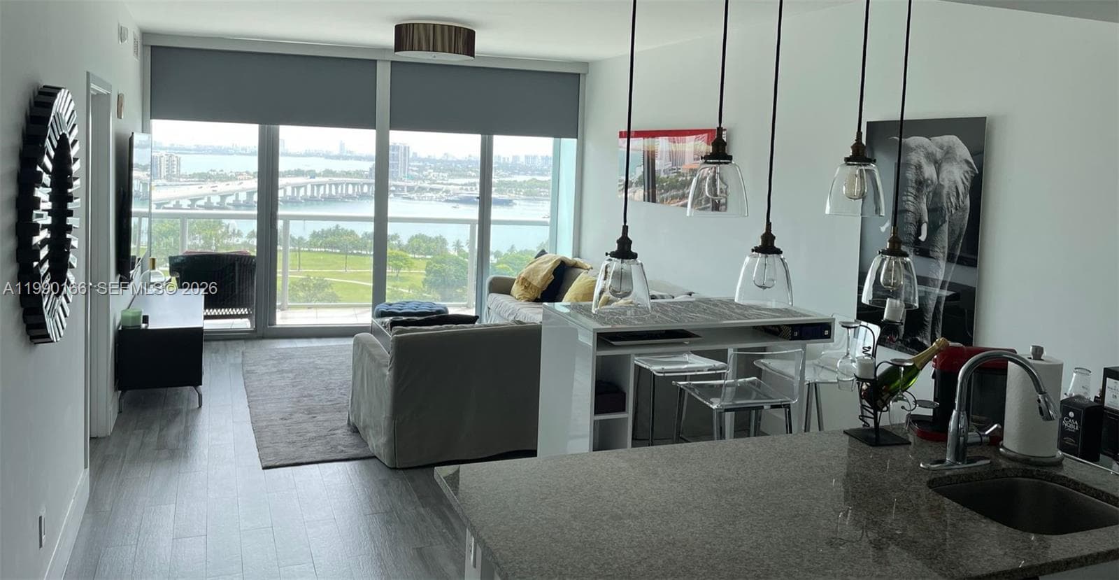 888 Biscayne Blvd # 1810, Miami FL 33132