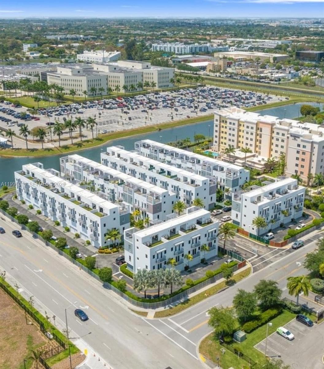 9133 NW 33rd St, Doral FL 33172