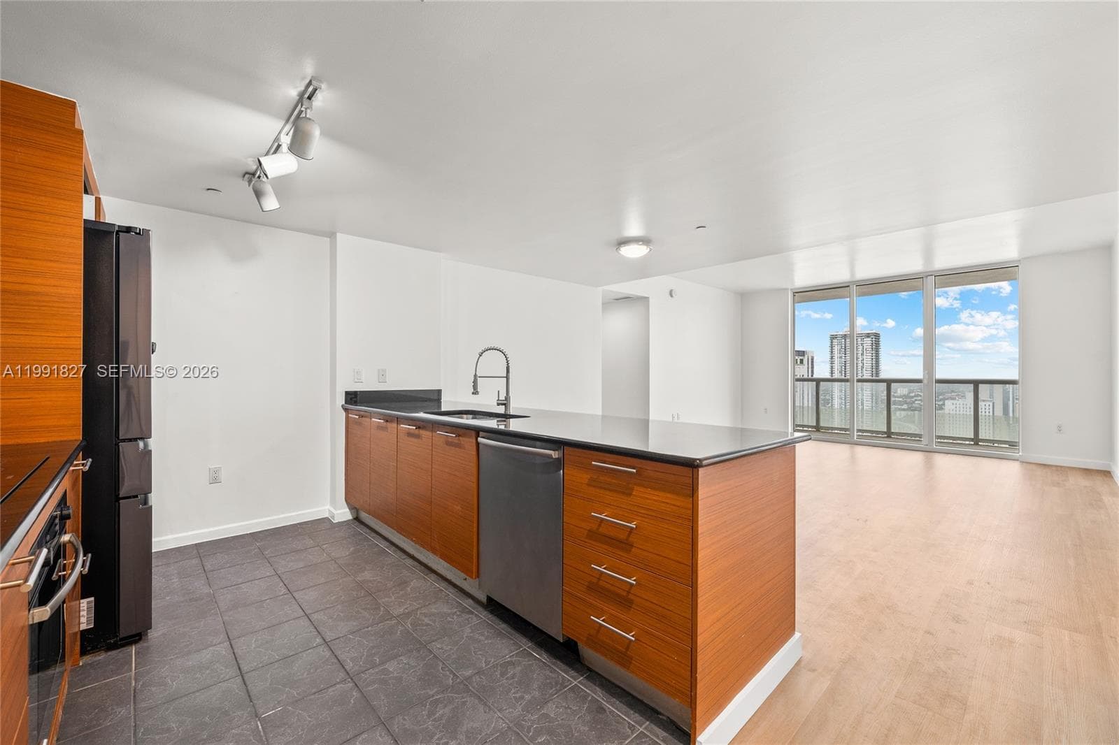 50 Biscayne Blvd # 4111, Miami FL 33132