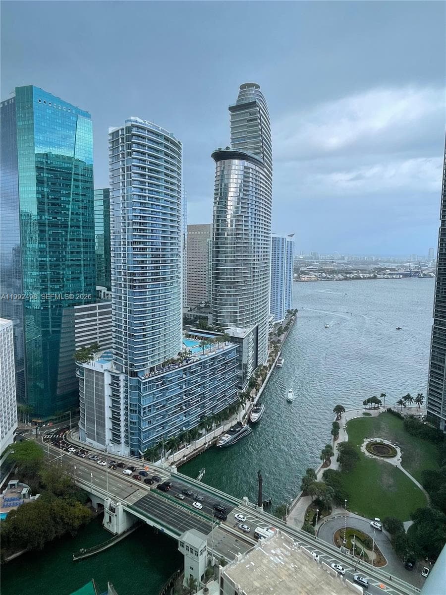 77 SE 5th St # 2204, Miami FL 33131